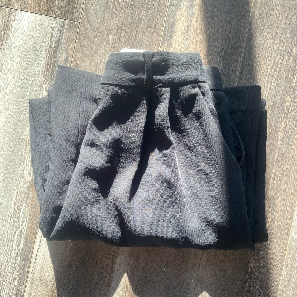 Aritzia Effortless Pant